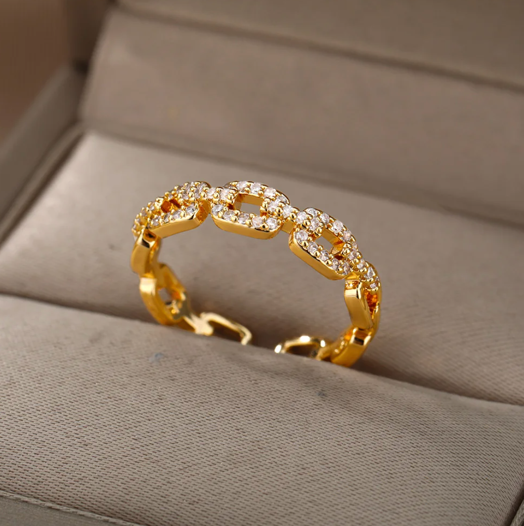 Love Chain Ring with Strass in 18K Gold Plating