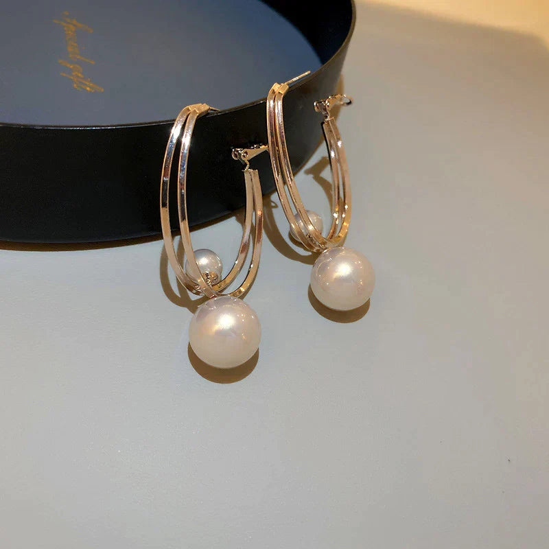 VINTAGE CHARMING PEARL EARRINGS