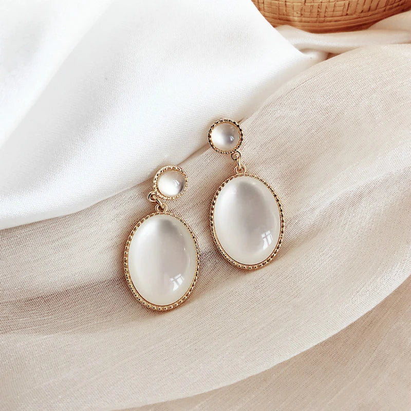 Moonstone in Gold