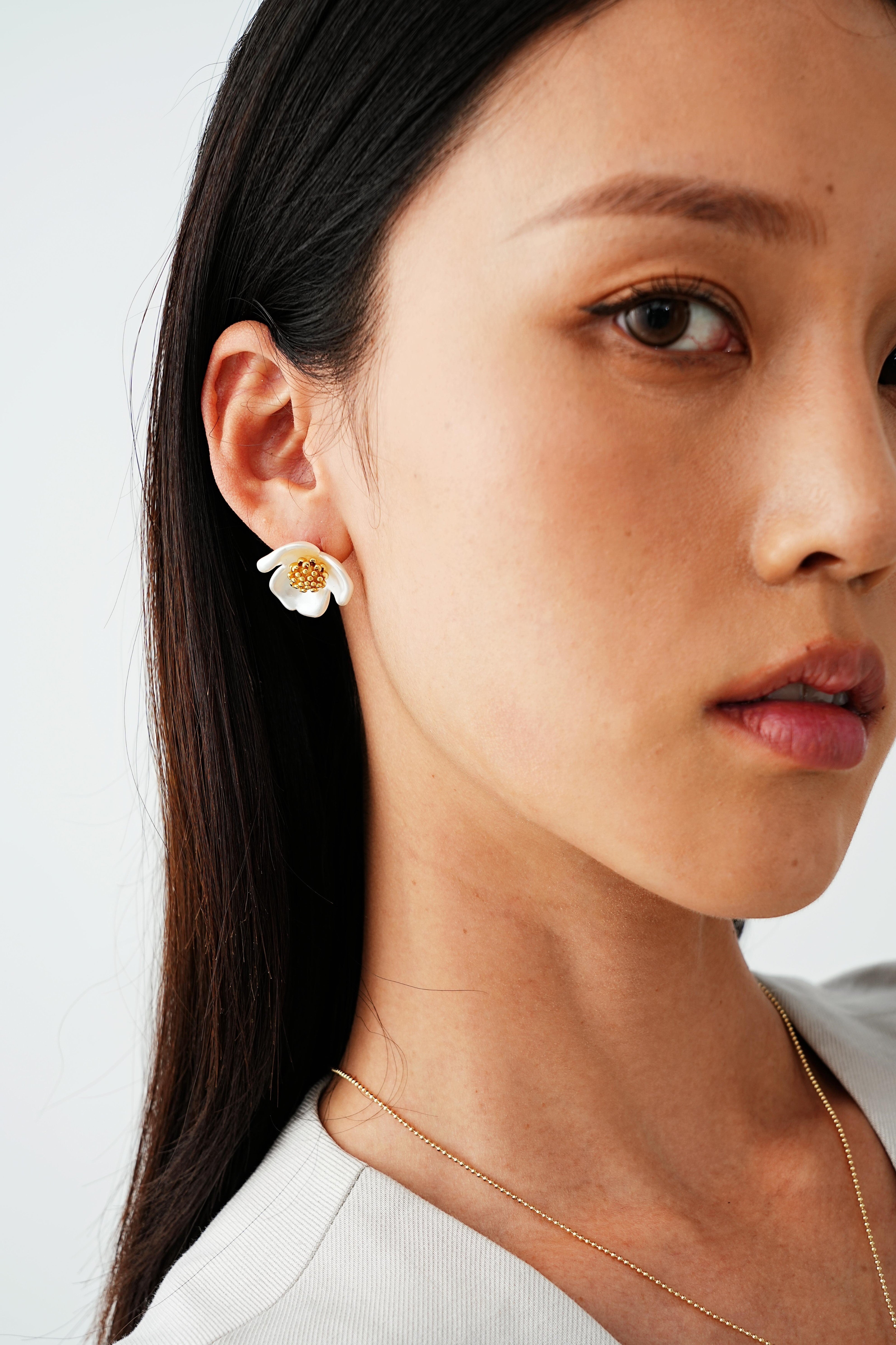 Leona Floral Pearl Stud Earrings