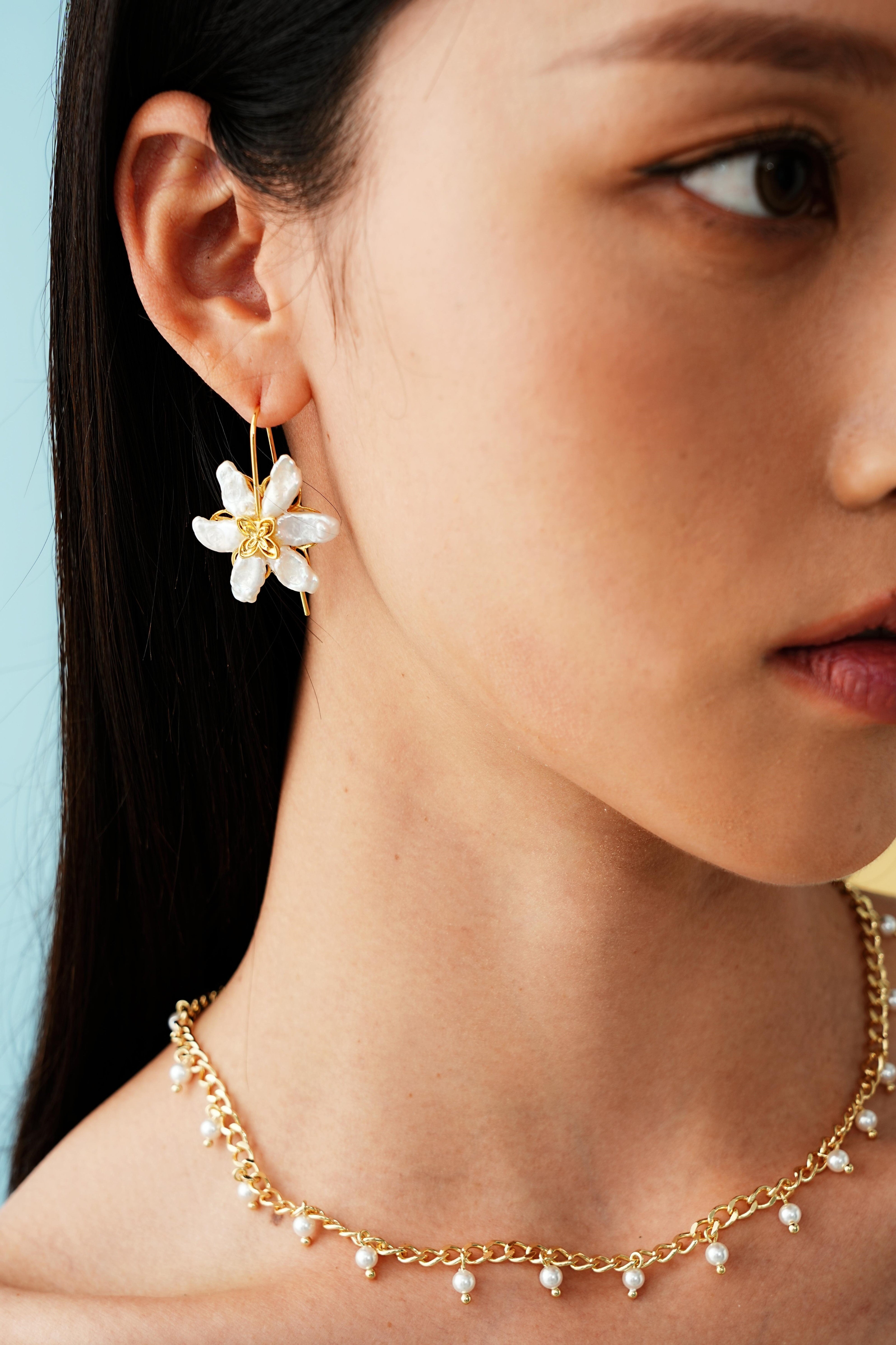 Thessalara Pearl 18k Gold Earrings