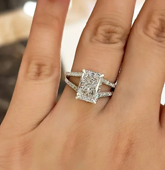 The Serena Diamond Ring