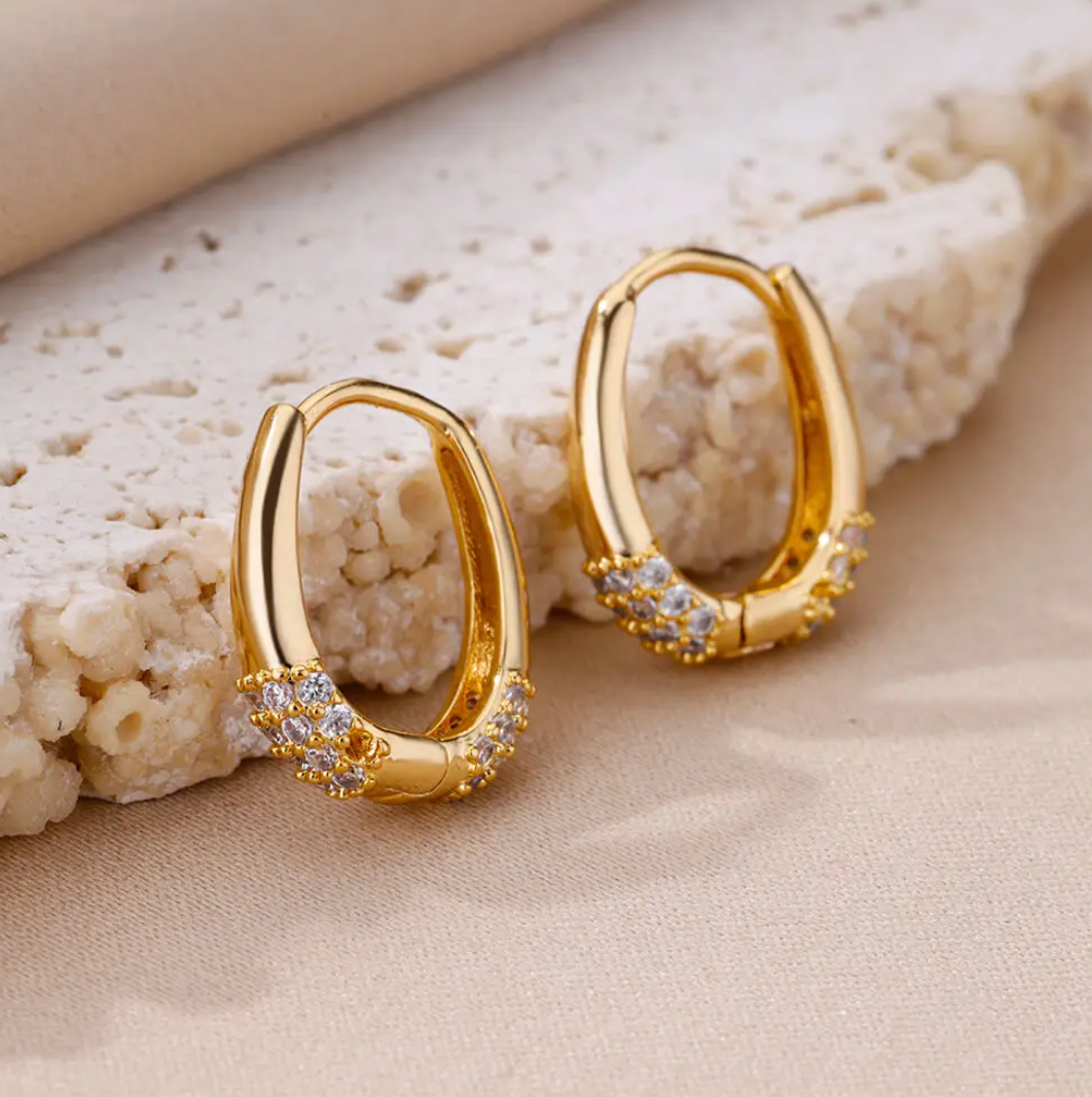 Hoop Earrings with Zirconia Base in 18K Gold Plating