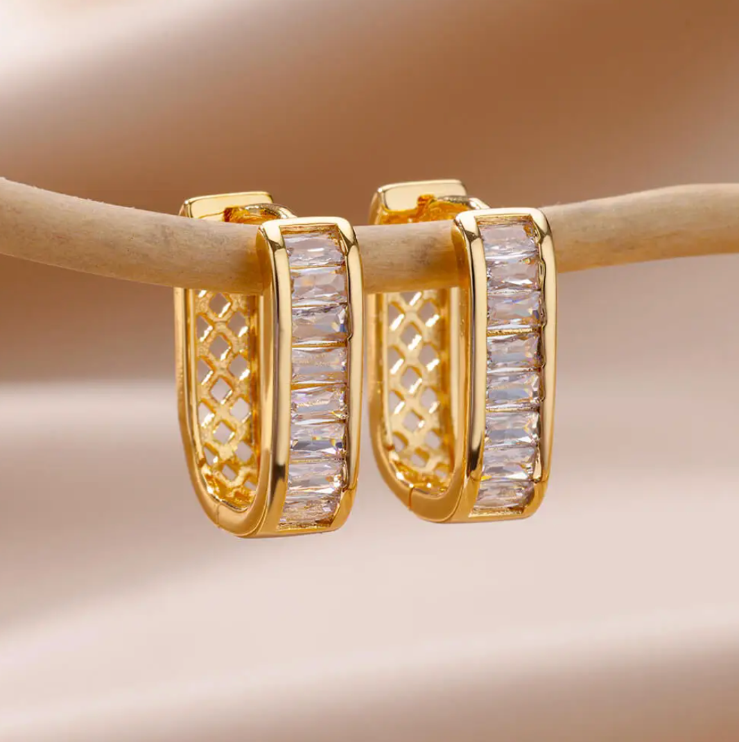 Classic Hoop Earrings with White Crystals in 18K Gold Plating