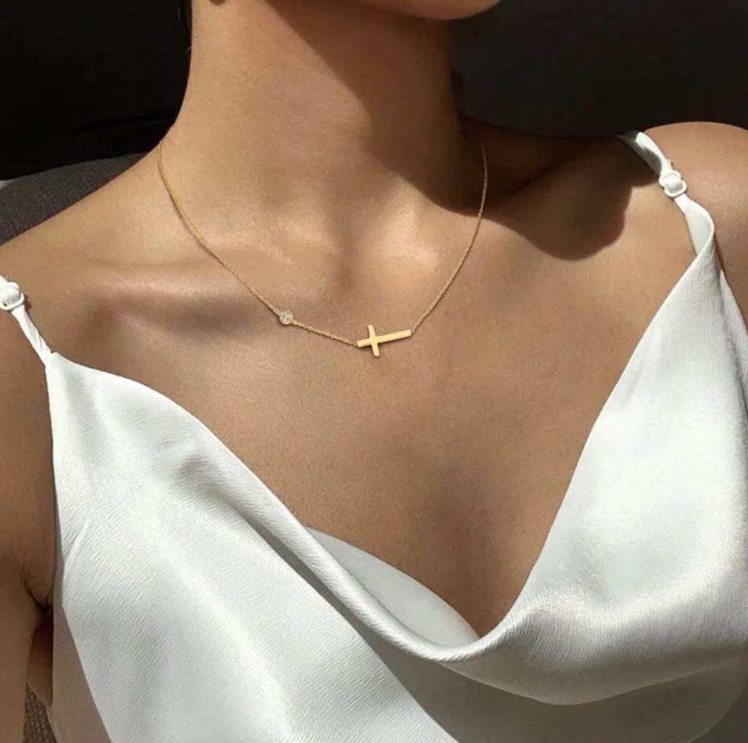 Classic Cross and Strass Necklace in 18K Gold Plating