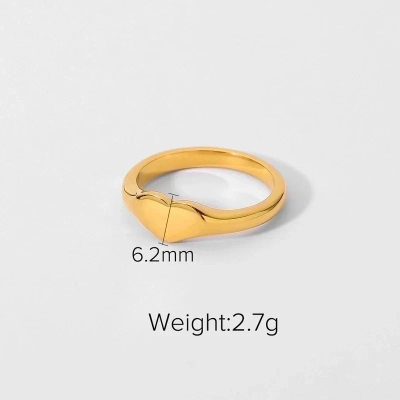 Elegant lady ring