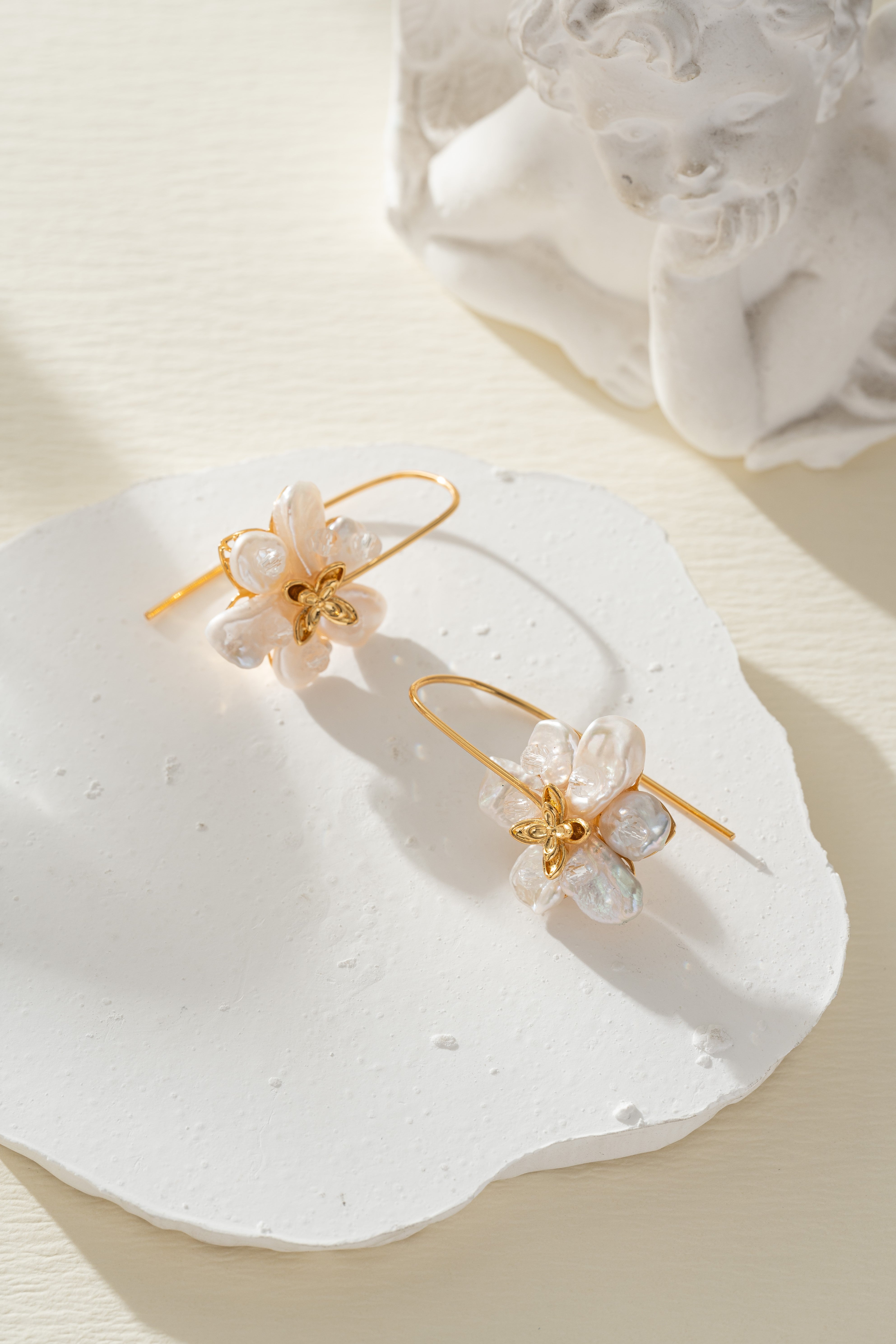 Thessalara Pearl 18k Gold Earrings