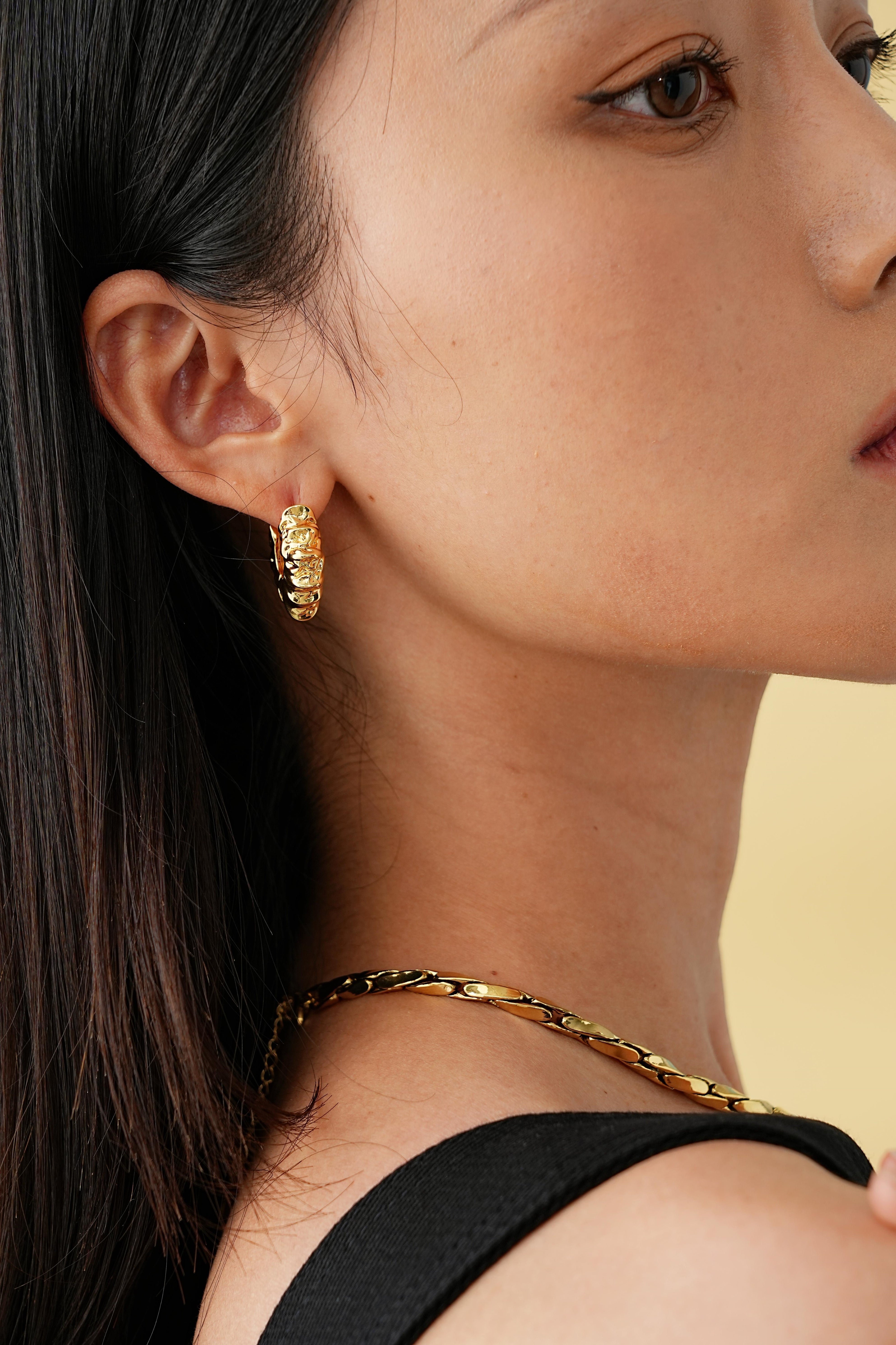 Seraphia Gold Huggie Earrings