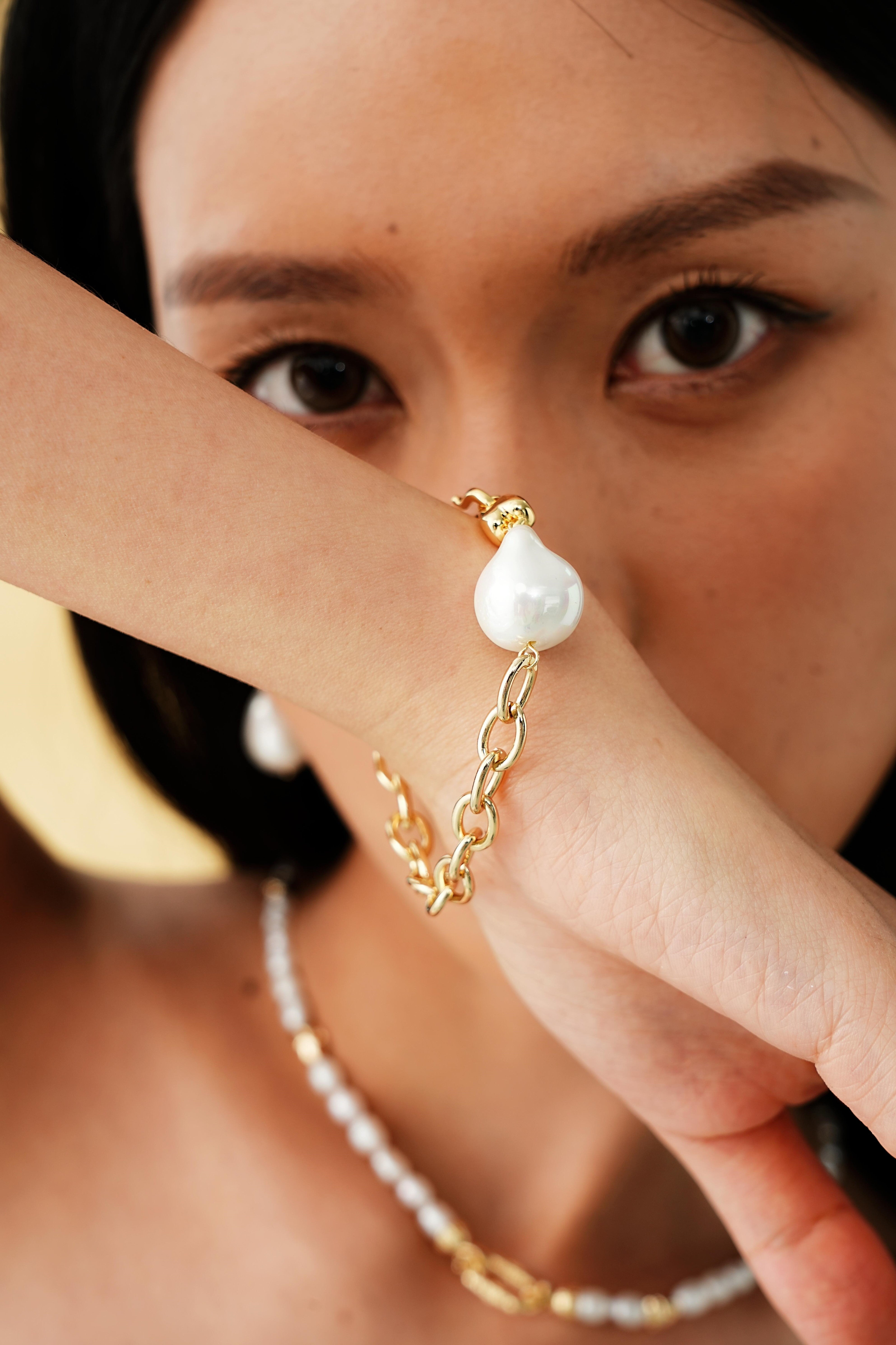 Statement Baroque Pearl Chain Bracelet