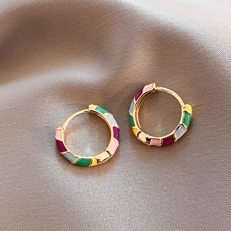 Elegant gold earrings with multicoloured enamel